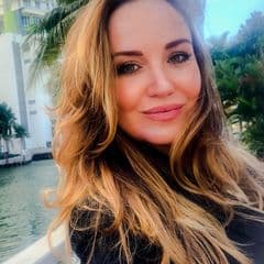 Shayna Davidov Hanson