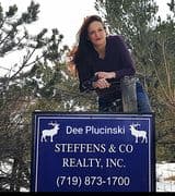 Jennifer D Plucinski